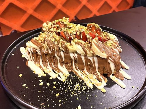 SÜTLÜ ÇİKOLATALI WAFLE